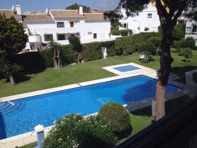 +02 piscina san fermin.jpg