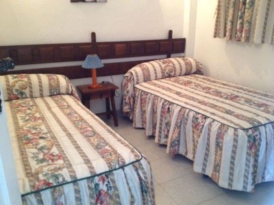 +09 dormitorio san fermin.jpg